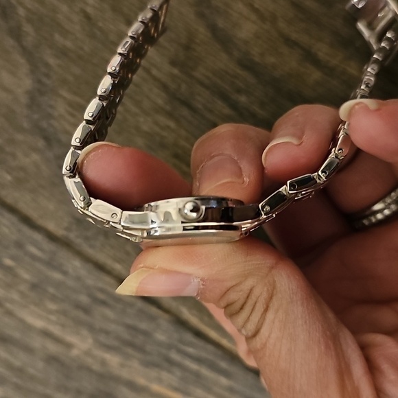 Quartz Diamond Watch - Picture 5 of 6